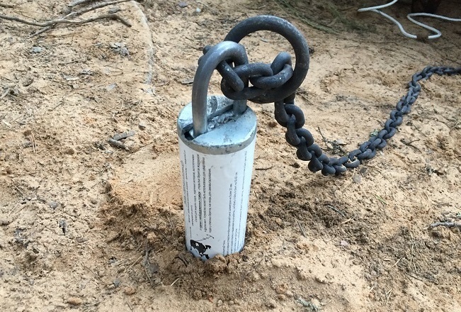 установленный якорь - самая надежная защита от кражи грунтовый якорь для лодки